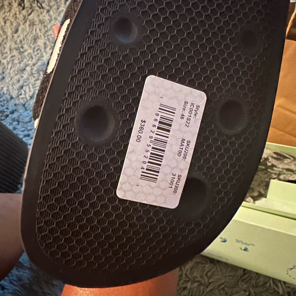 Sandals - Picture 3 of 5